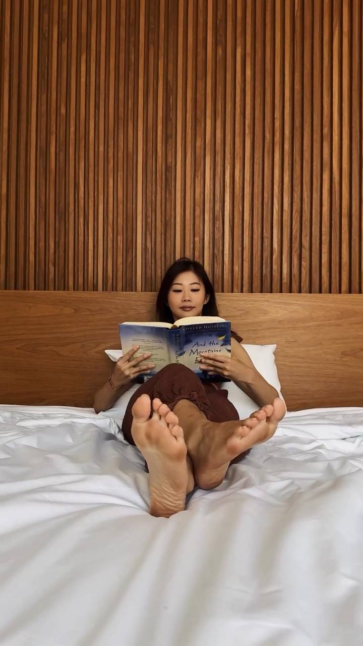 Emi Wong Feet